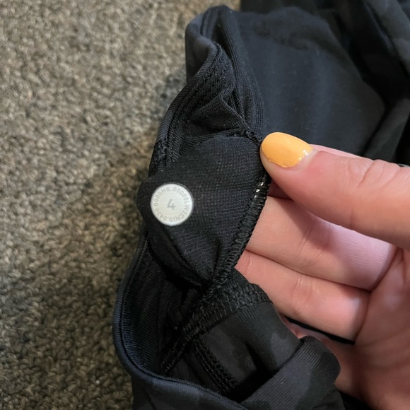 Lululemon Energy Bra High Neck Long Line *Medium Support B-D - Picture 6 of 6